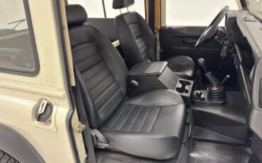 Land-rover-Defender-90-1987-Chamonix-White-Black-32