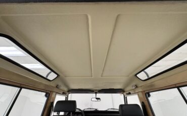 Land-rover-Defender-90-1987-Chamonix-White-Black-37