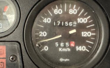 Land-rover-Defender-90-1987-Chamonix-White-Black-38