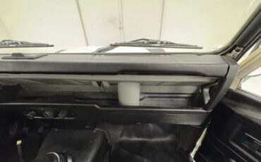 Land-rover-Defender-90-1987-Chamonix-White-Black-40