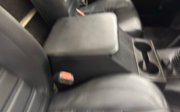 Land-rover-Defender-90-1987-Chamonix-White-Black-42