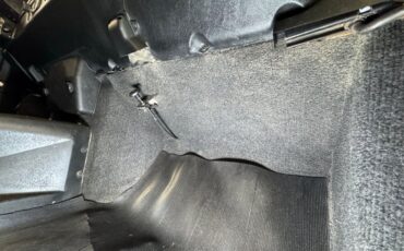 Land-rover-Defender-90-1987-Chamonix-White-Black-44