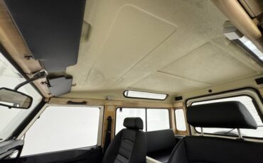 Land-rover-Defender-90-1987-Chamonix-White-Black-45