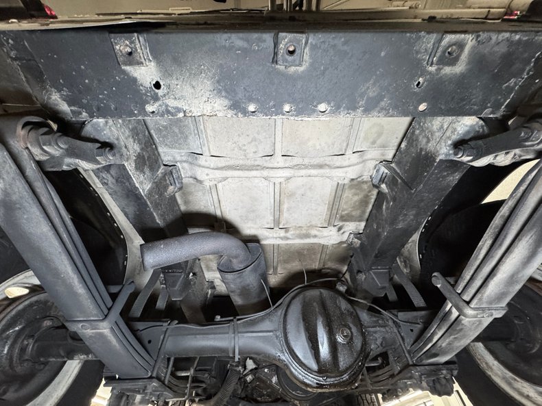 Land-rover-Defender-90-1987-Chamonix-White-Black-46