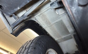 Land-rover-Defender-90-1987-Chamonix-White-Black-47