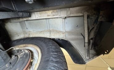 Land-rover-Defender-90-1987-Chamonix-White-Black-48