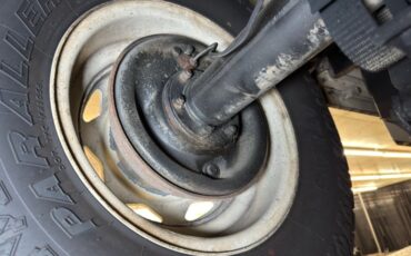 Land-rover-Defender-90-1987-Chamonix-White-Black-5