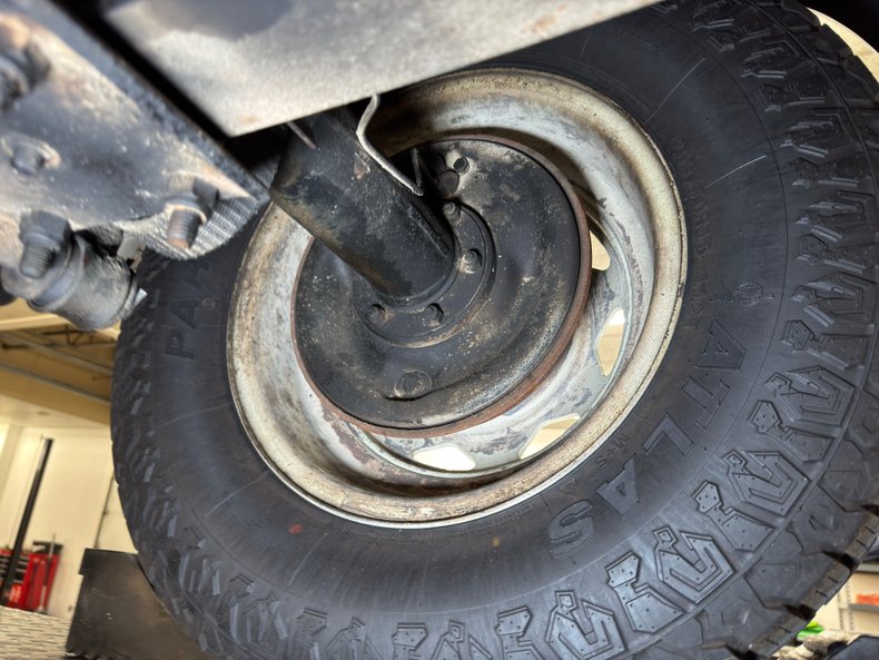 Land-rover-Defender-90-1987-Chamonix-White-Black-6