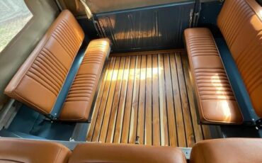 Land-rover-Series-2-1970-Marine-Blue-Camel-2