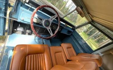 Land-rover-Series-2-1970-Marine-Blue-Camel
