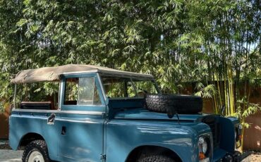 Land-rover-Series-2-1970-Marine-Blue-Camel-6