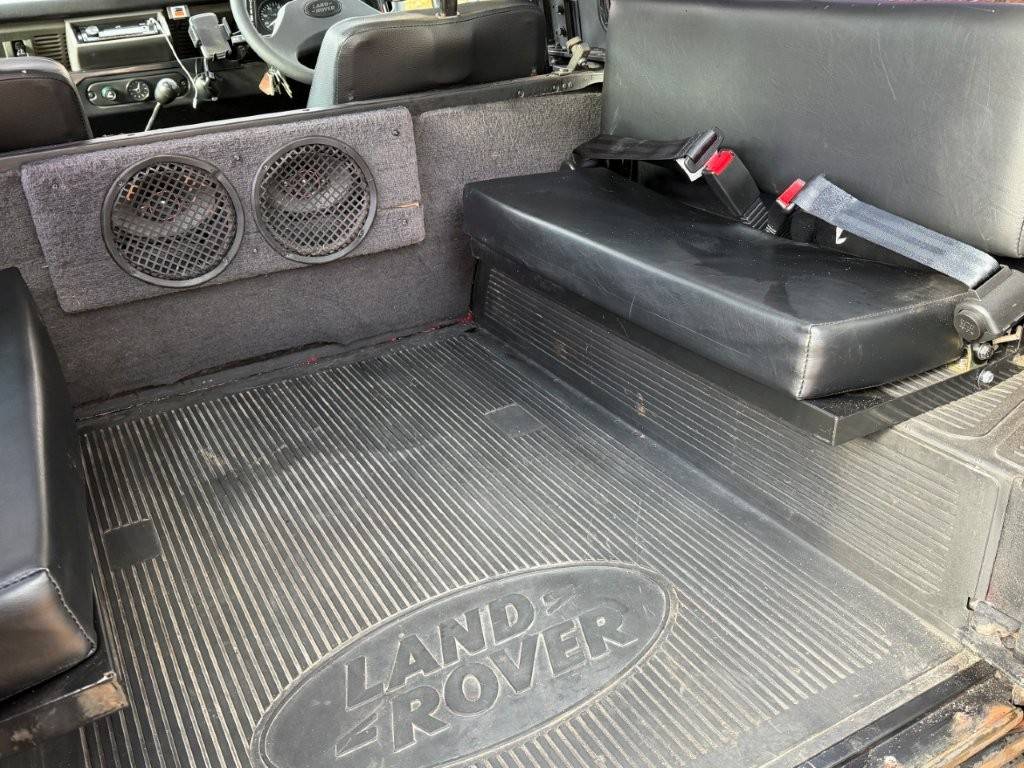 Land-rover-defender-90-diesel-1993-black-9