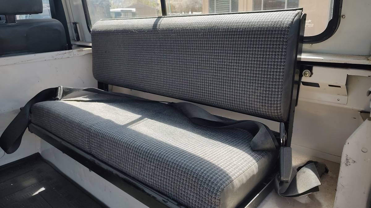 Land-rover-defender-90-diesel-1993-white-10