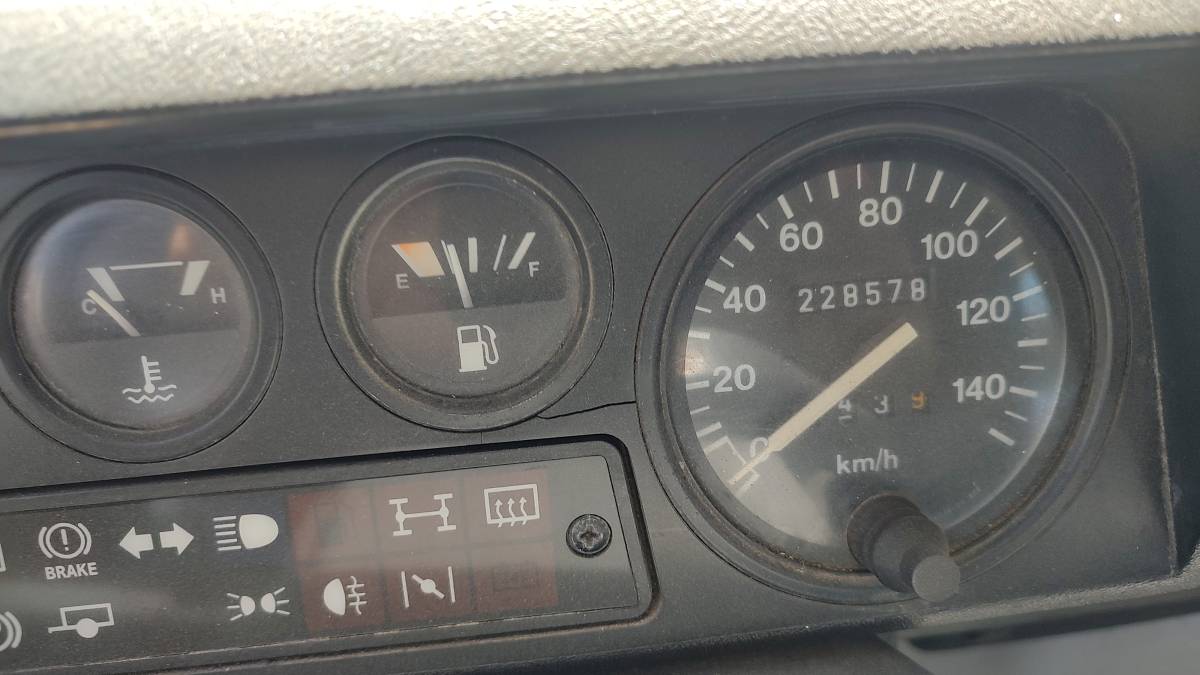 Land-rover-defender-90-diesel-1993-white-7