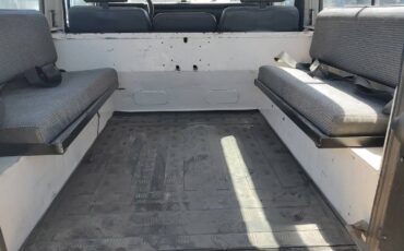 Land-rover-defender-90-diesel-1993-white-9