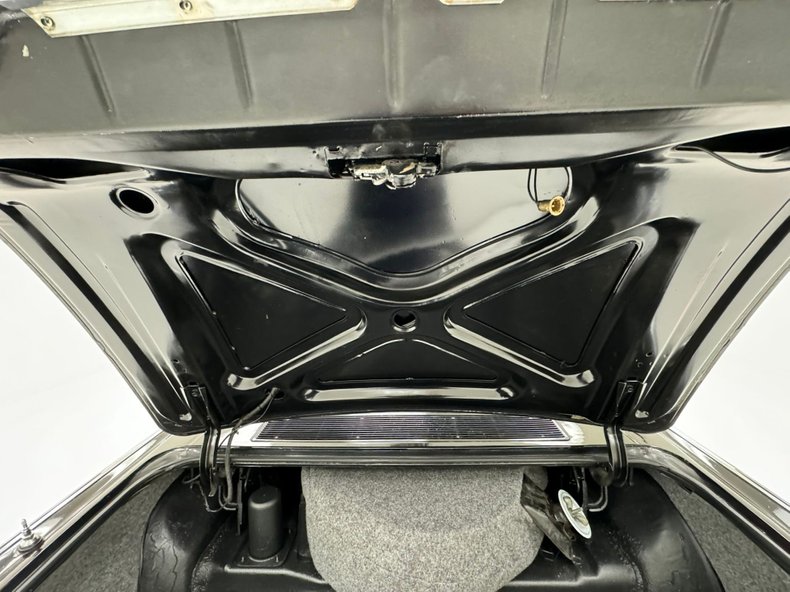 Lincoln-Continental-1970-Black-Black-41