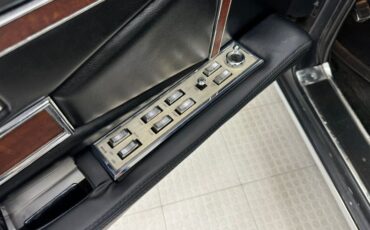 Lincoln-Continental-1970-Black-Black-46