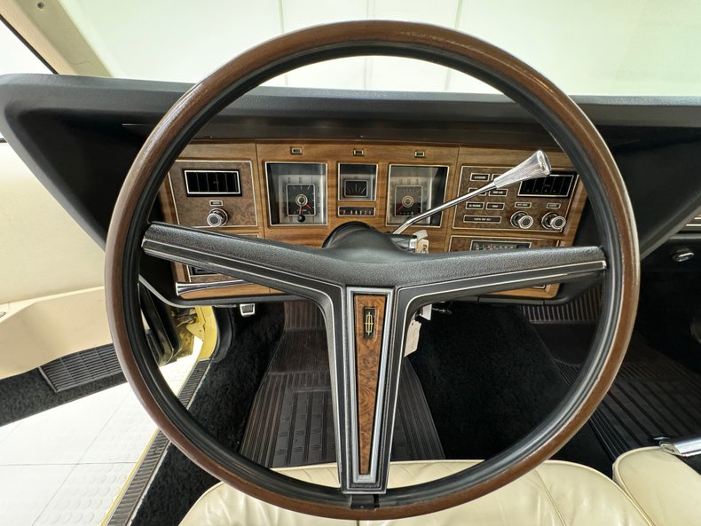 Lincoln-Continental-1973-Yellow-White-17