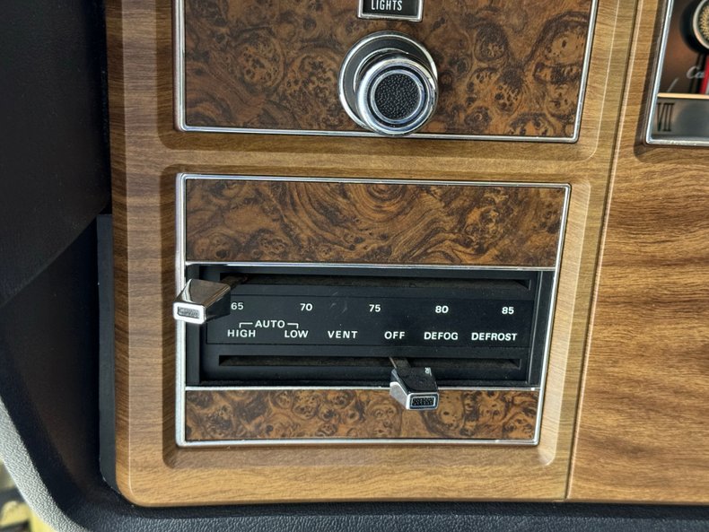 Lincoln-Continental-1973-Yellow-White-19