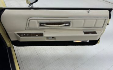 Lincoln-Continental-1973-Yellow-White-2