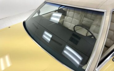 Lincoln-Continental-1973-Yellow-White-22