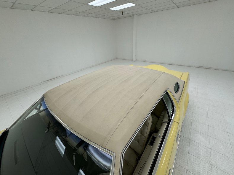 Lincoln-Continental-1973-Yellow-White-23