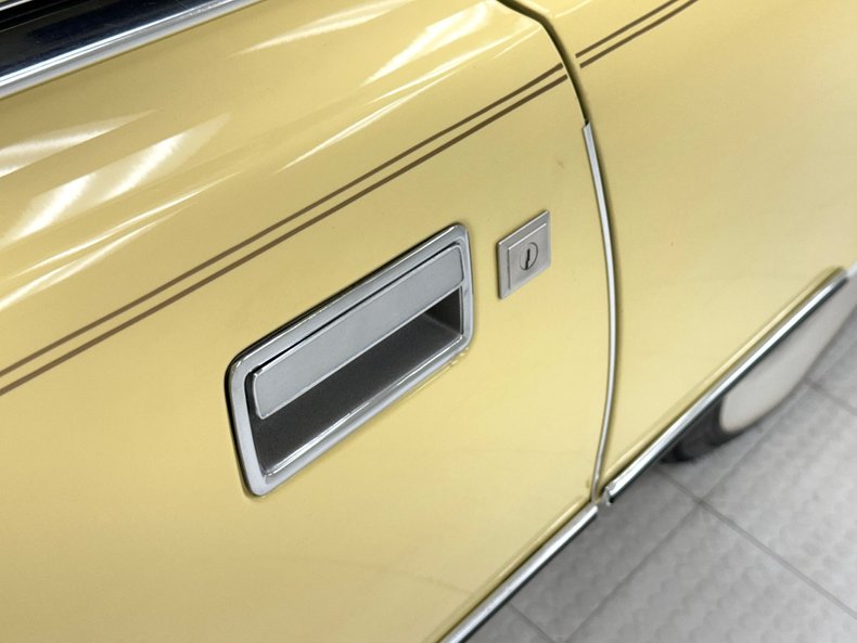 Lincoln-Continental-1973-Yellow-White-25