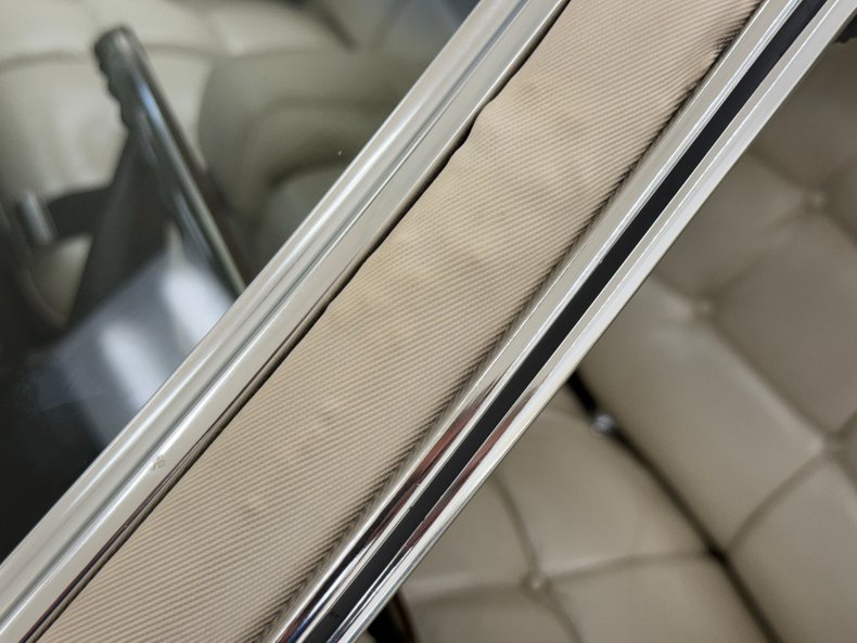 Lincoln-Continental-1973-Yellow-White-33