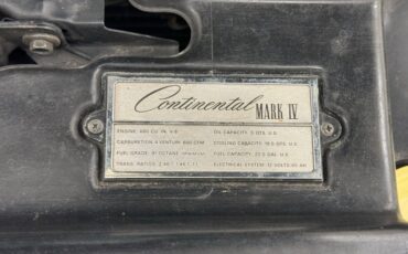 Lincoln-Continental-1973-Yellow-White-36