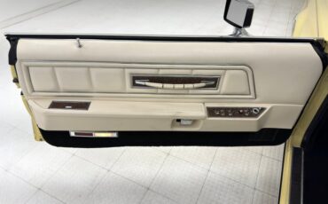Lincoln-Continental-1973-Yellow-White-42