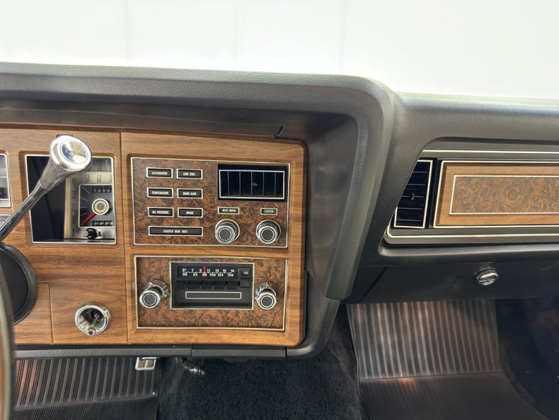 Lincoln-Continental-1973-Yellow-White-45