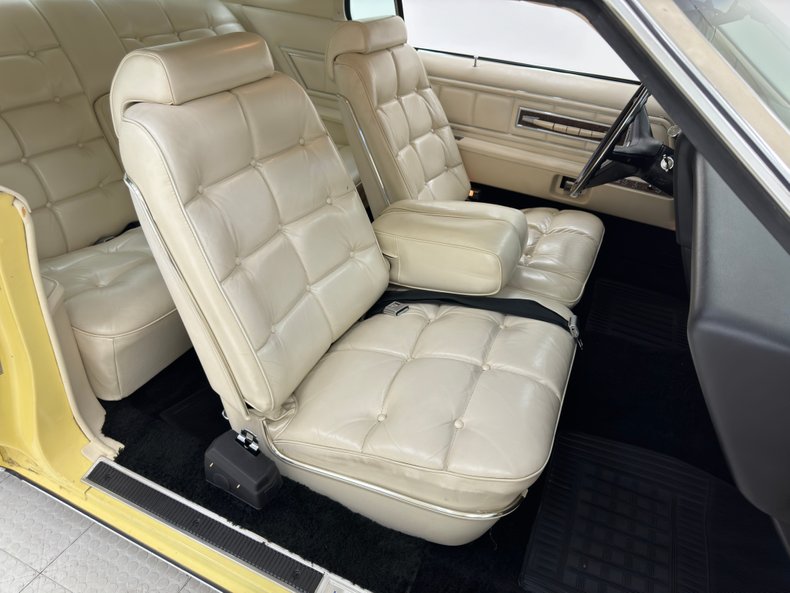 Lincoln-Continental-1973-Yellow-White-7