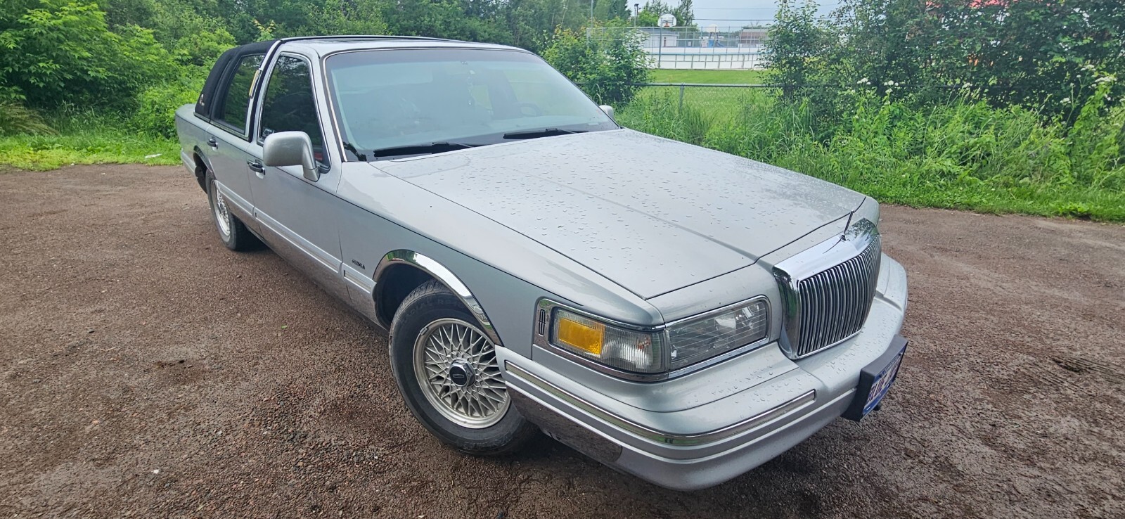 Lincoln-Continental-1996-Sedan-2
