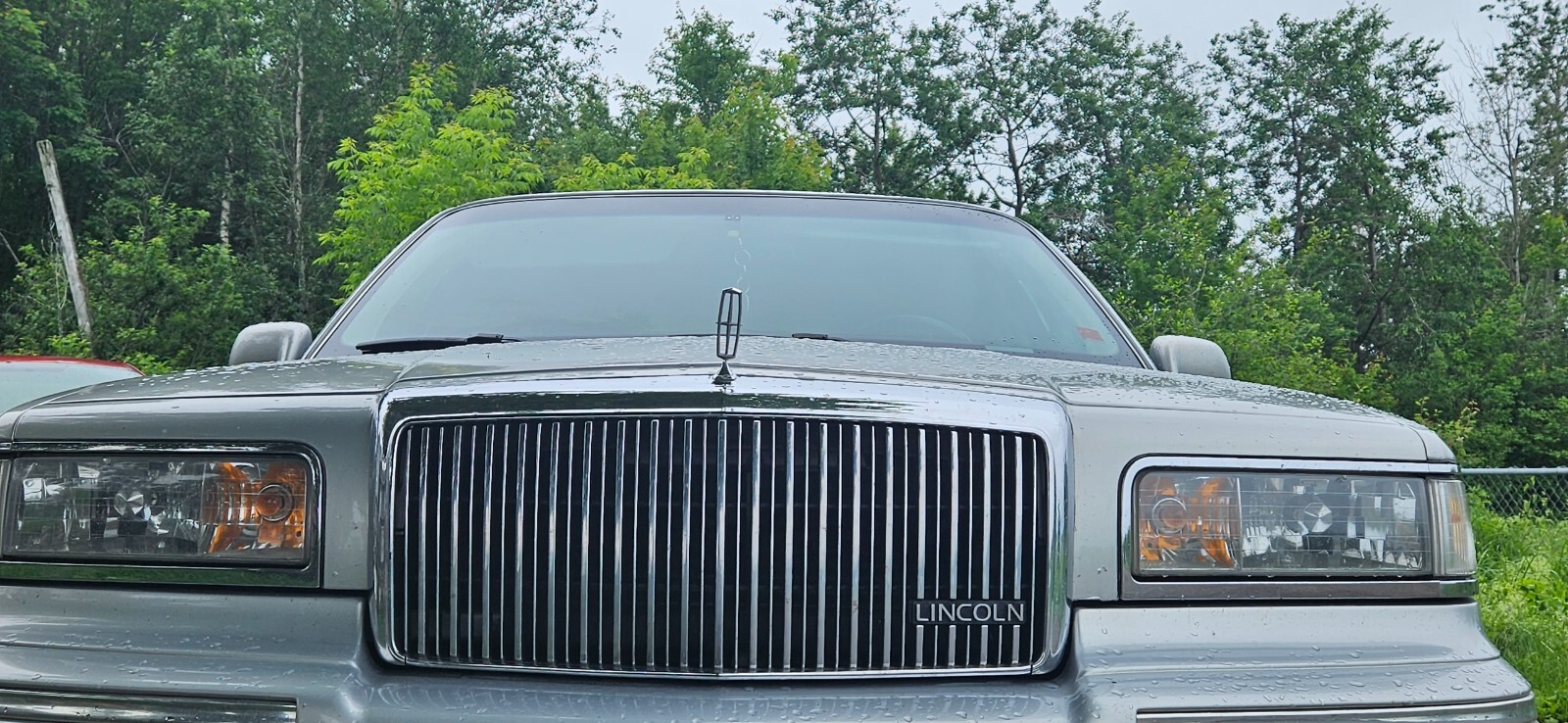 Lincoln-Continental-1996-Sedan-4