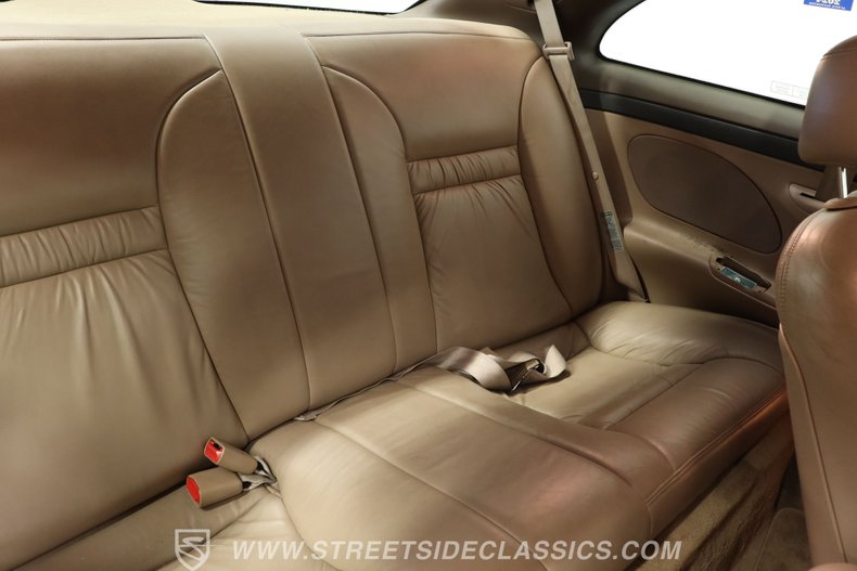 Lincoln-Mark-viii-1993-Deep-Jewel-Green-Tan-10