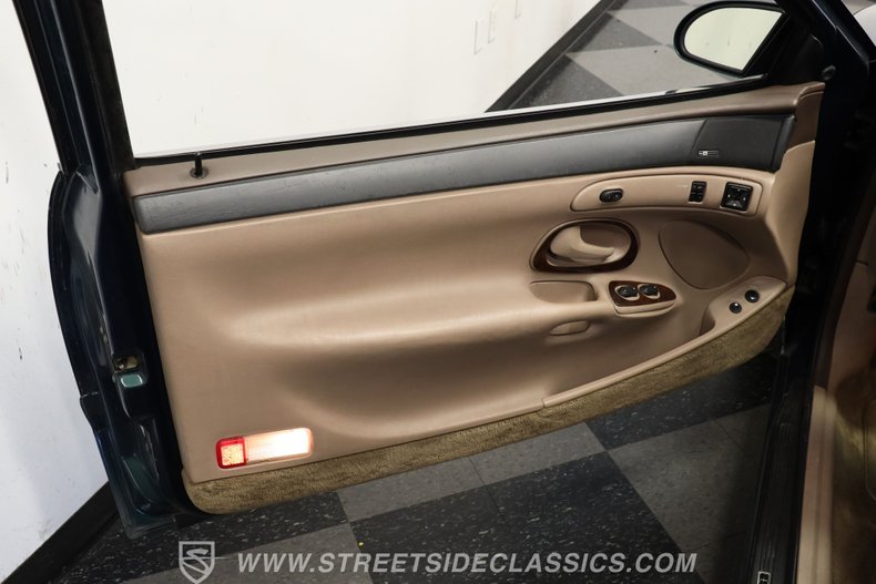 Lincoln-Mark-viii-1993-Deep-Jewel-Green-Tan-35