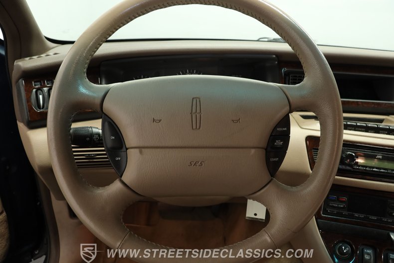 Lincoln-Mark-viii-1993-Deep-Jewel-Green-Tan-37