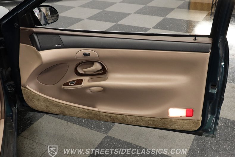 Lincoln-Mark-viii-1993-Deep-Jewel-Green-Tan-43