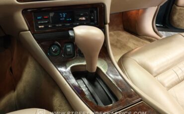 Lincoln-Mark-viii-1993-Deep-Jewel-Green-Tan-6