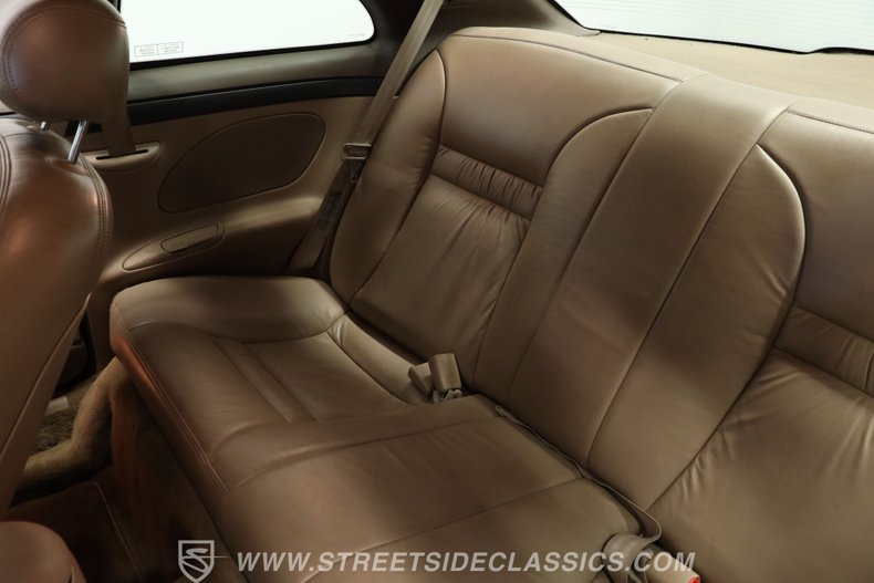 Lincoln-Mark-viii-1993-Deep-Jewel-Green-Tan-9