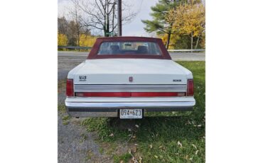 Lincoln-Town-car-1989-White-Red-2
