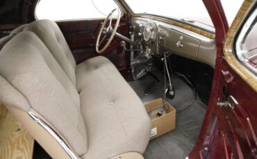 Lincoln-Zephyr-1938-Burgundy-Beige-11