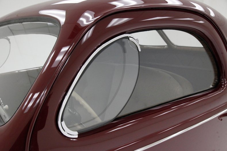 Lincoln-Zephyr-1938-Burgundy-Beige-27