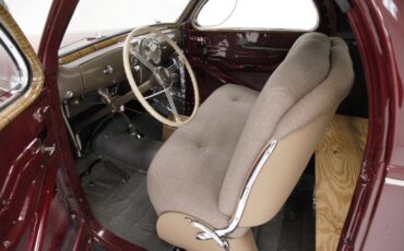 Lincoln-Zephyr-1938-Burgundy-Beige-32