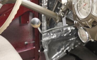 Lincoln-Zephyr-1938-Burgundy-Beige-35