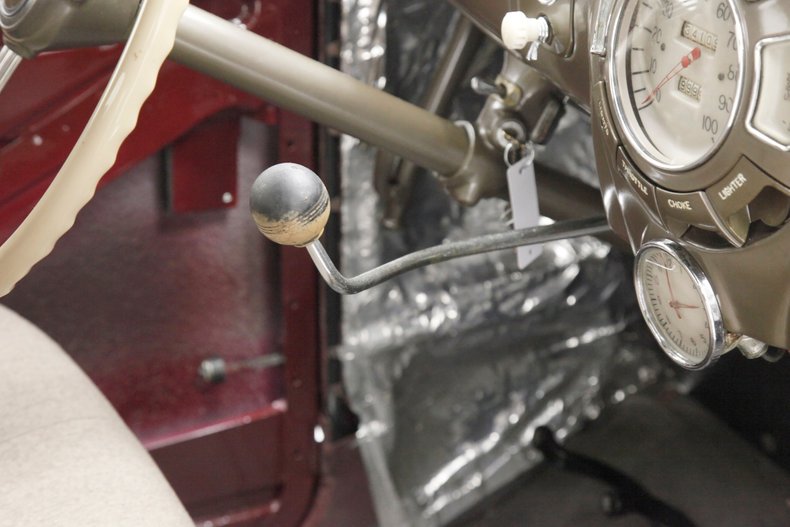 Lincoln-Zephyr-1938-Burgundy-Beige-35