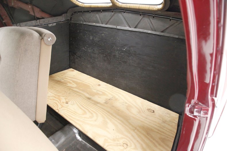 Lincoln-Zephyr-1938-Burgundy-Beige-37