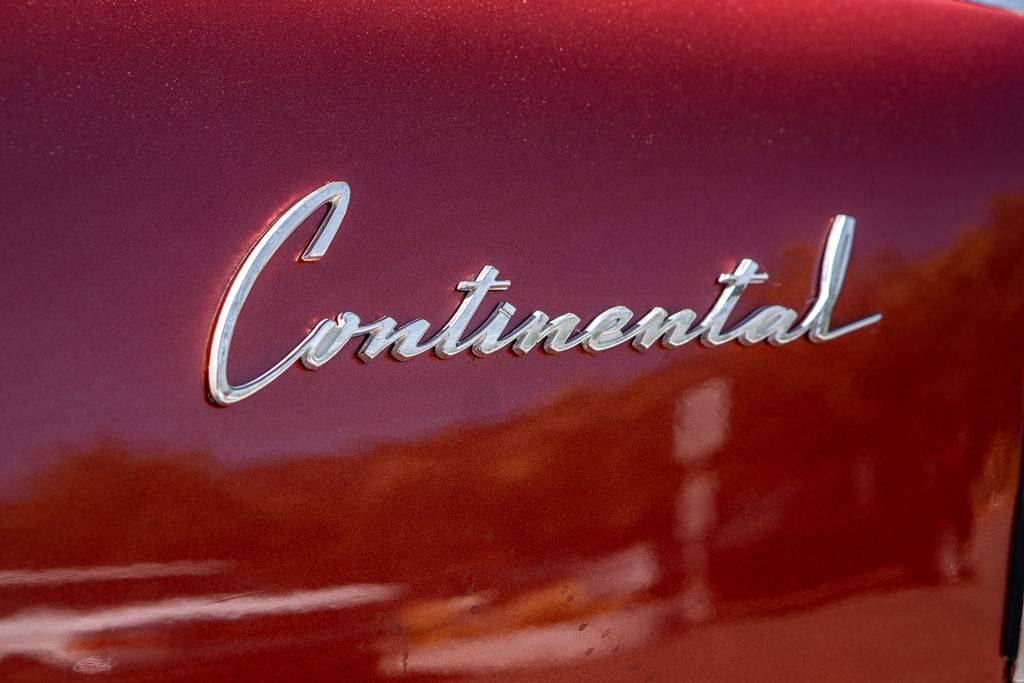 Lincoln-continental-1962-21