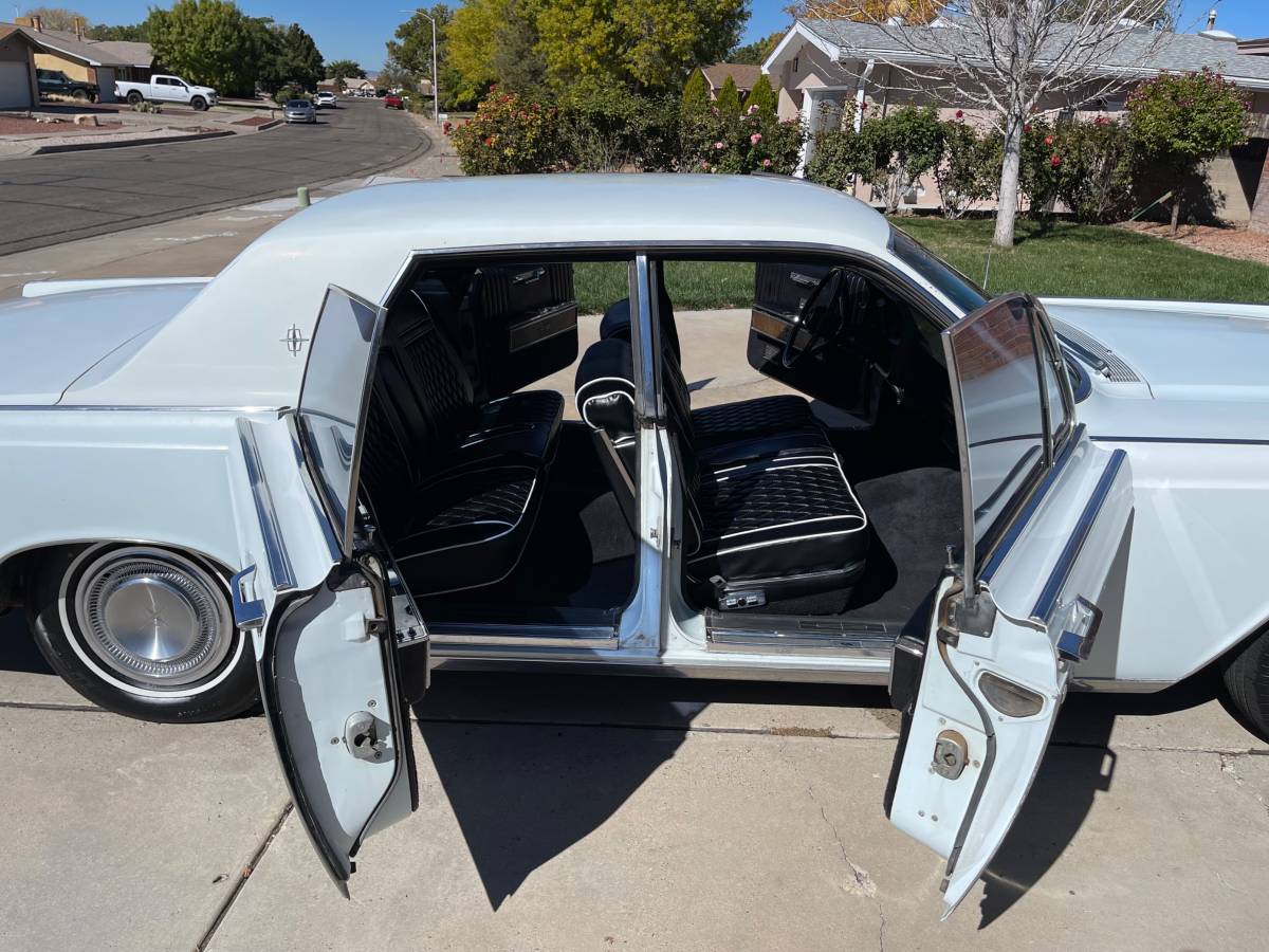 Lincoln-continental-1967-1