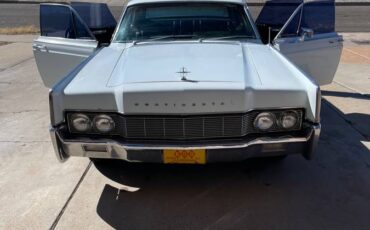 Lincoln-continental-1967-6